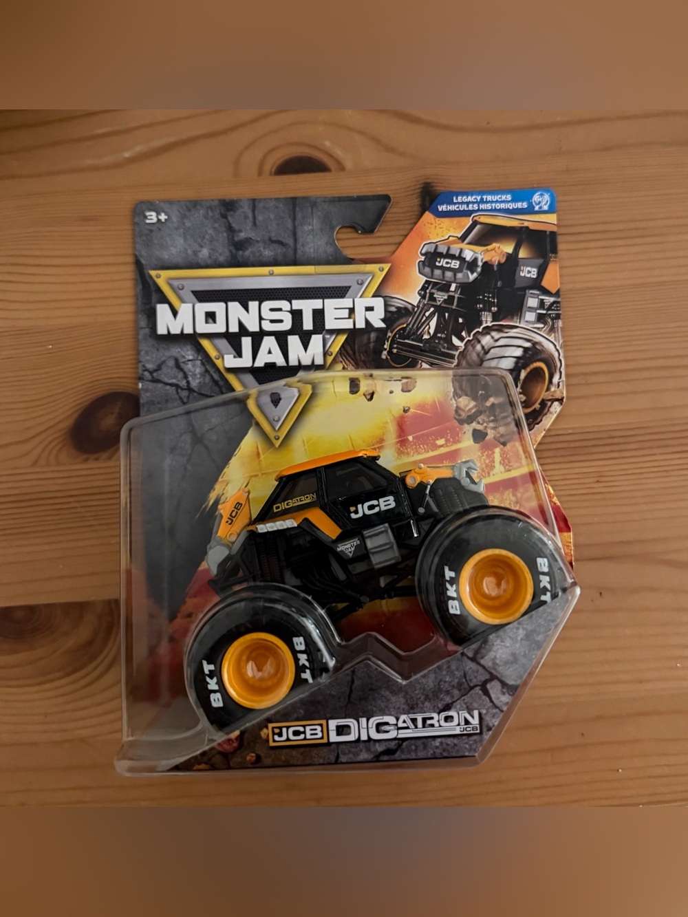 Monster Jam 1.64 JCB Digatron New Original Package